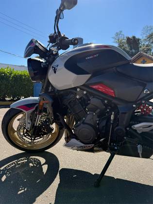 TRIUMPH TRIDENT 800 