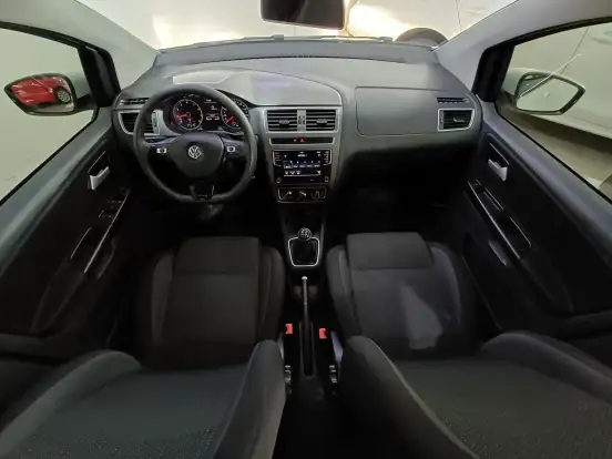 VOLKSWAGEN-FOX-2018