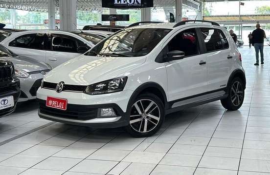 VOLKSWAGEN-FOX-2021