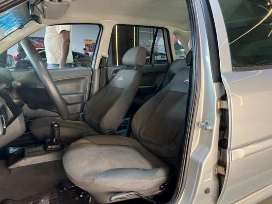 VOLKSWAGEN-GOL-2006