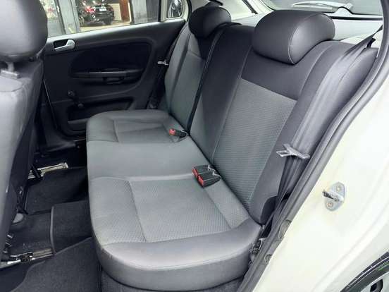 VOLKSWAGEN-GOL-1.6 MSI TOTALFLEX TRENDLINE 4P MANUAL VOLKSWAGEN-GOL-2016