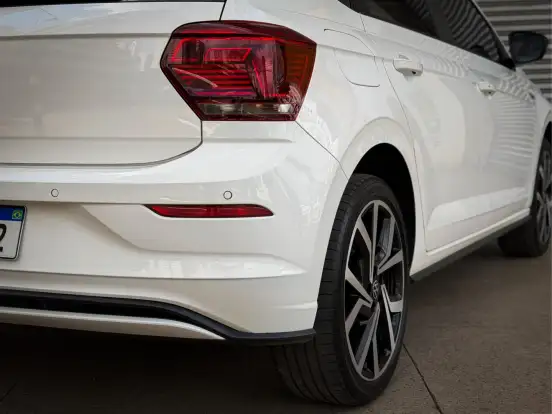 VOLKSWAGEN-POLO-2024