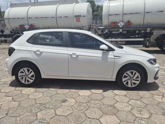 VOLKSWAGEN-POLO-2024