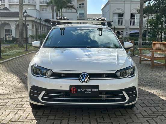 VOLKSWAGEN-POLO-2023
