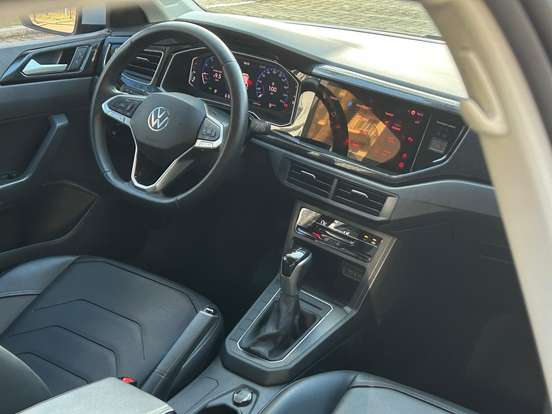 VOLKSWAGEN-POLO-2023