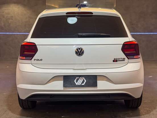 VOLKSWAGEN-POLO-2019