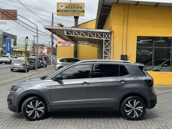 VOLKSWAGEN-T-CROSS-2020