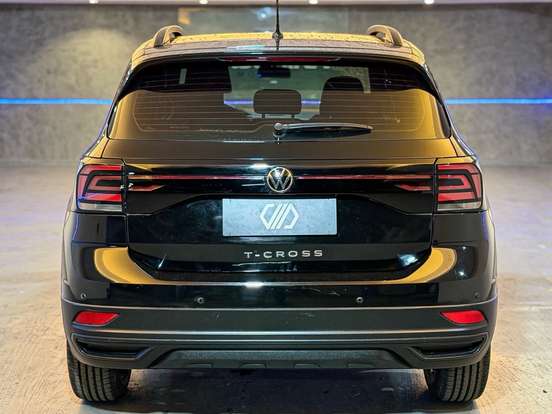 VOLKSWAGEN-T-CROSS-2021