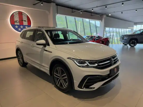 VOLKSWAGEN-TIGUAN-2024