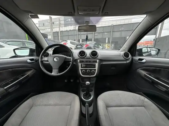 VOLKSWAGEN-VOYAGE-1.0 MI 8V FLEX 4P MANUAL VOLKSWAGEN-VOYAGE-2012