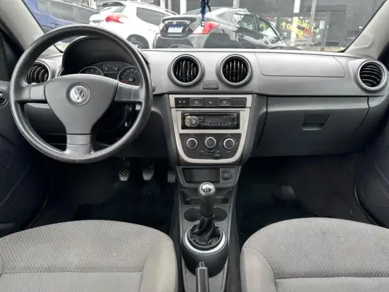 VOLKSWAGEN-VOYAGE-1.0 MI 8V FLEX 4P MANUAL VOLKSWAGEN-VOYAGE-2012