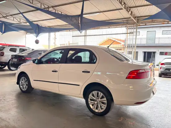 VOLKSWAGEN-VOYAGE-2021