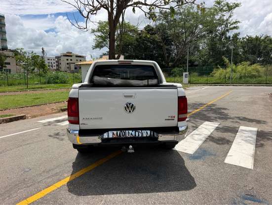 VOLKSWAGEN-AMAROK-2017