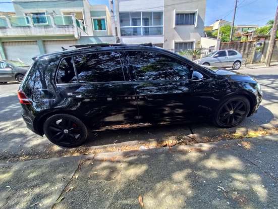 VOLKSWAGEN-GOLF-2013