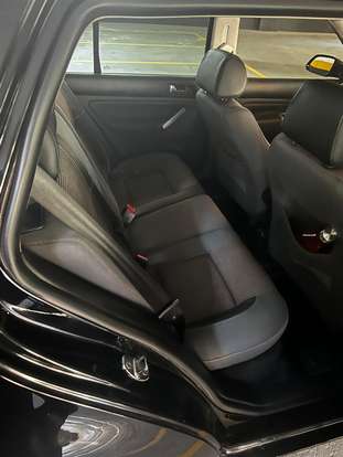 VOLKSWAGEN-GOLF-2007