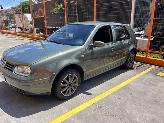VOLKSWAGEN-GOLF-2000