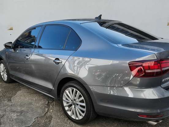 VOLKSWAGEN-JETTA-1.4 16V TSI COMFORTLINE GASOLINA 4P TIPTRONIC VOLKSWAGEN-JETTA-2017