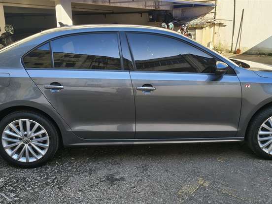 VOLKSWAGEN-JETTA-1.4 16V TSI COMFORTLINE GASOLINA 4P TIPTRONIC VOLKSWAGEN-JETTA-2017