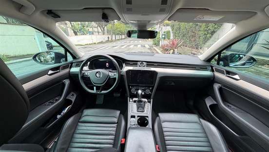 VOLKSWAGEN-PASSAT-2017