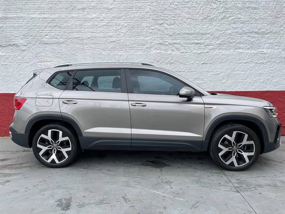 VOLKSWAGEN TAOS 1.4 250 TSI TOTAL FLEX HIGHLINE AUTOMÁTICO