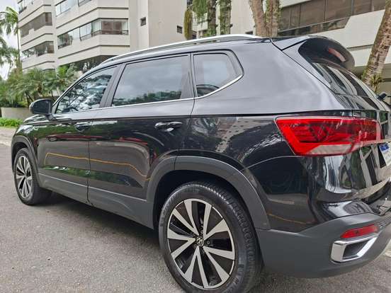 VOLKSWAGEN-TAOS-2022