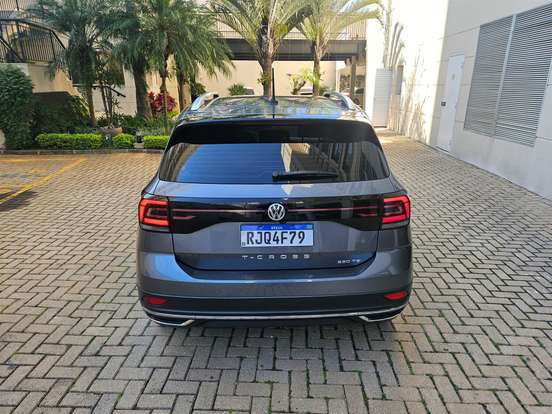 VOLKSWAGEN-T-CROSS-2021