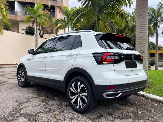 VOLKSWAGEN-T-CROSS-2021