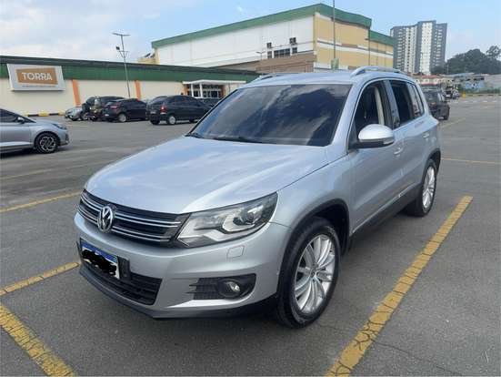 VOLKSWAGEN-TIGUAN-2012