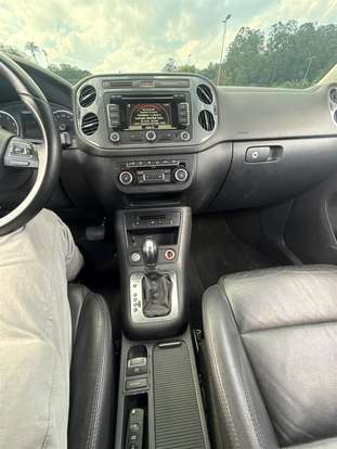 VOLKSWAGEN-TIGUAN-2012