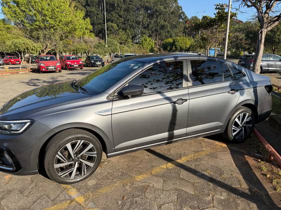 VOLKSWAGEN VIRTUS 1.0 200 TSI HIGHLINE AUTOMÁTICO