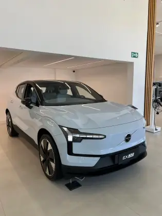 VOLVO EX30 69 KW ELÉTRICO PERFORMANCE ULTRA