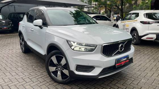 VOLVO XC40 2.0 T4 GASOLINA MOMENTUM GEARTRONIC
