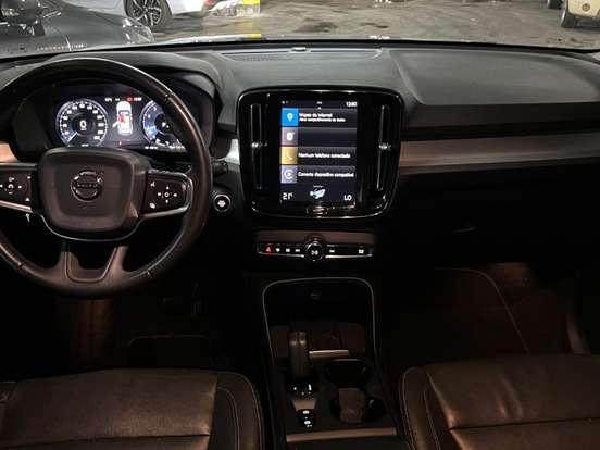 VOLVO-XC40-2.0 T4 GASOLINA MOMENTUM GEARTRONIC VOLVO-XC40-2020