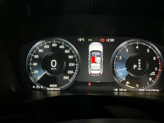 VOLVO-XC40-2.0 T4 GASOLINA MOMENTUM GEARTRONIC VOLVO-XC40-2020