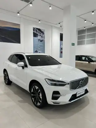 VOLVO-XC60-2025