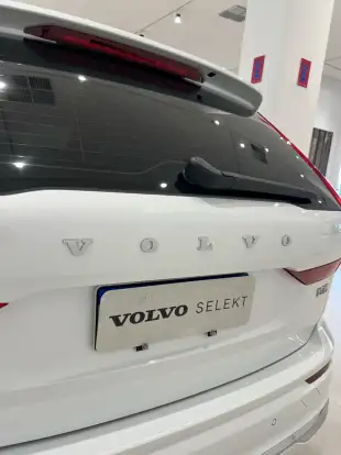 VOLVO-XC60-2025
