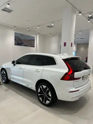 VOLVO-XC60-2025