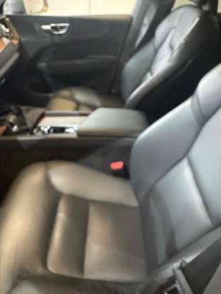 VOLVO-XC60-2024