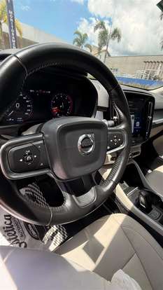 VOLVO-XC40-2018