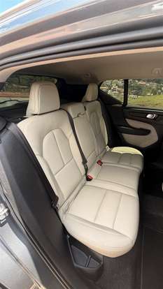 VOLVO-XC40-2018