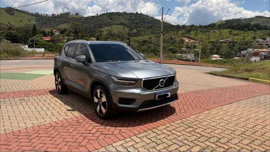 VOLVO-XC40-2018