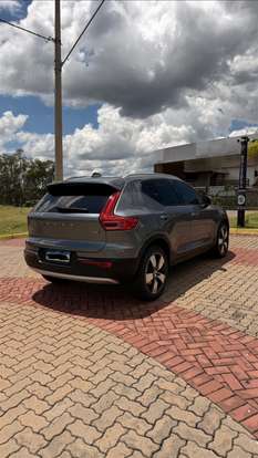 VOLVO-XC40-2018