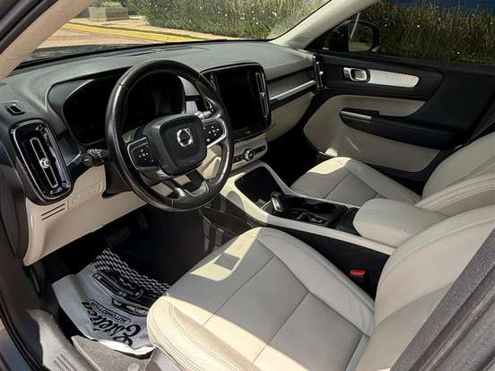 VOLVO-XC40-2.0 T5 GASOLINA MOMENTUM AWD GEARTRONIC VOLVO-XC40-2018