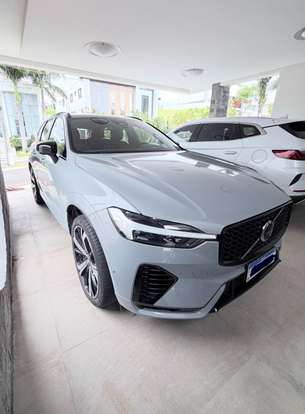 VOLVO-XC60-2024