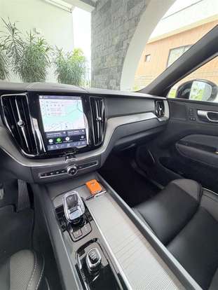 VOLVO-XC60-2024