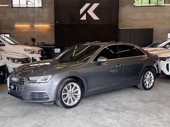 AUDI-A4-2017