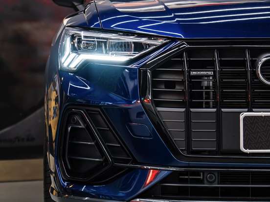 AUDI-Q3-2023