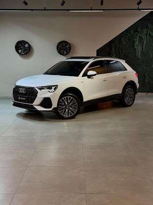 AUDI-Q3-2022