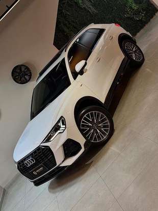 AUDI-Q3-2022