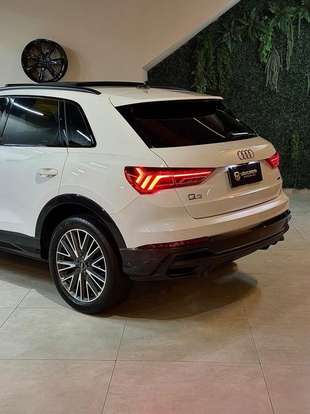 AUDI-Q3-2022